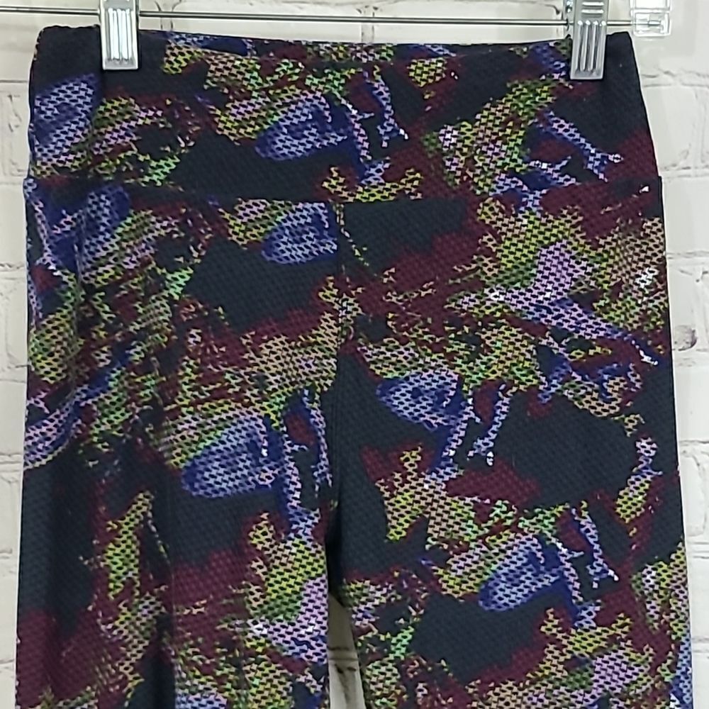 LuLaRoe One Size Legging Cross Stitch Needlepoint Floral Navy Blue Stretch Pants - Picture 6 of 8